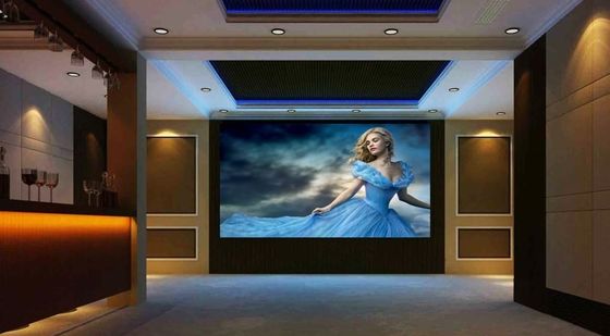 AC220V 입력 전압을 위한 140° 넓은 시야각 800cd/㎡ 미세 피치 LED 스크린