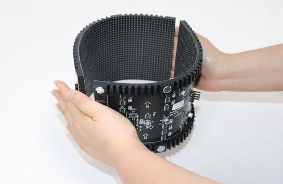 중국 소매점 광고를 위한 ROHS와 유연한 컬럼 LED 디스플레이