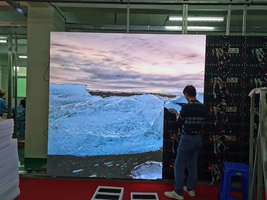 P1.538 곡면 LED 비디오 월 RGB 실내 풀 컬러 LED 디스플레이 3840Hz