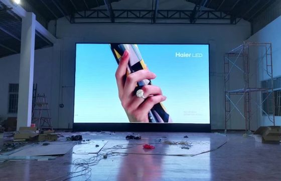 7680Hz HD LED 화면 모듈 비디오 벽 디스플레이 디자인 FCC 20m 볼 거리