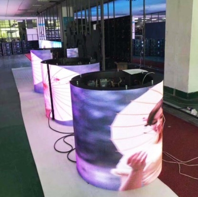 IP43은 무대 배경 화면 탄력적 P2.5 실내 LED 디스플레이 AC90V를 이끌었습니다