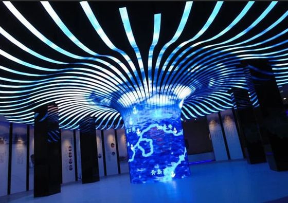 가볍고 설치가 쉽다 P3.91mm 구부러진 LED 디스플레이 방수 IP65 높은 밝기